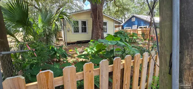 619 1/2 X St property photo