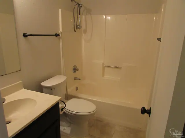 2831 Villager Cir property photo