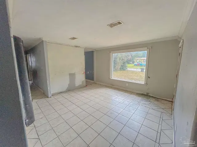 924 Cranbrook Ave property photo