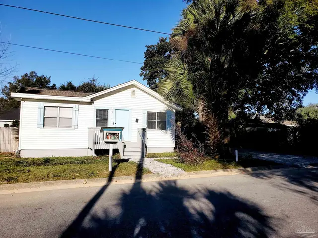 1215 C St property photo