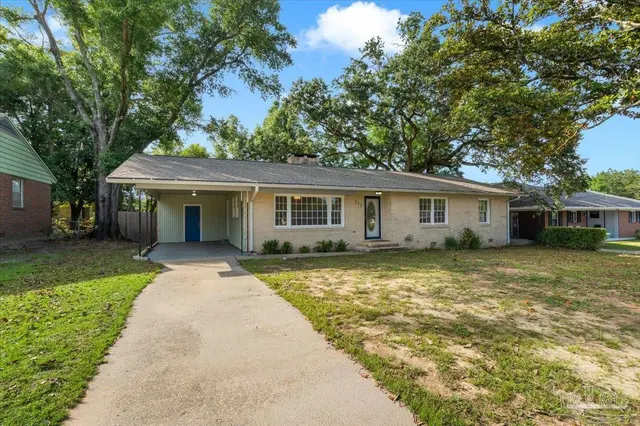721 Gentian Dr property photo