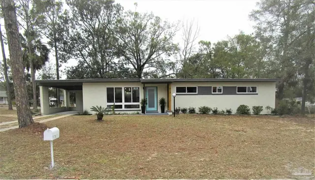 814 Woodland Dr property photo