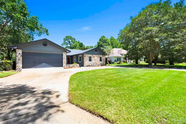 25 Arapaho Dr property photo