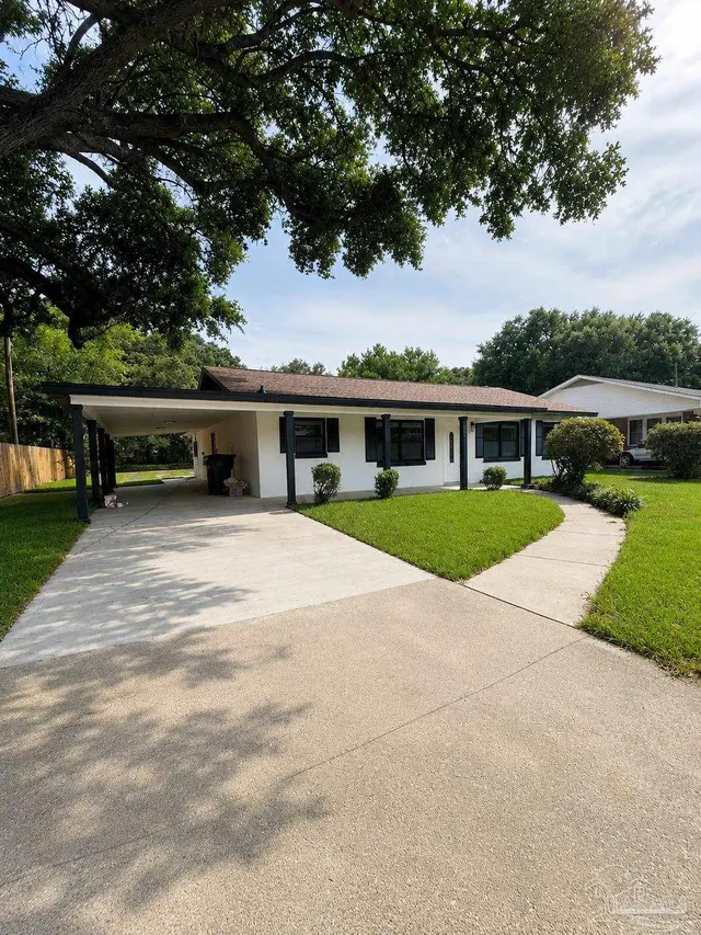 1955 Lansing Dr property photo