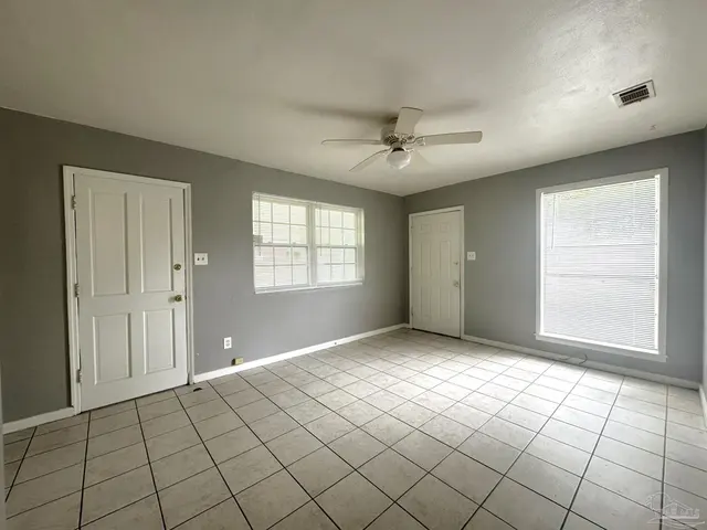 104 Garfield Dr property photo