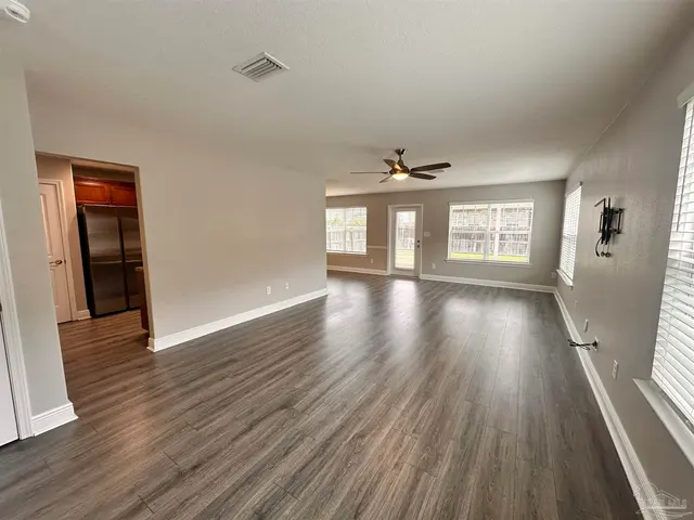 3889 Weatherstone Cir property photo