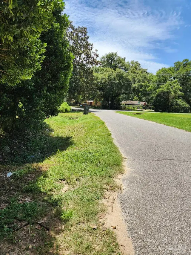 300 Louisiana Dr property photo