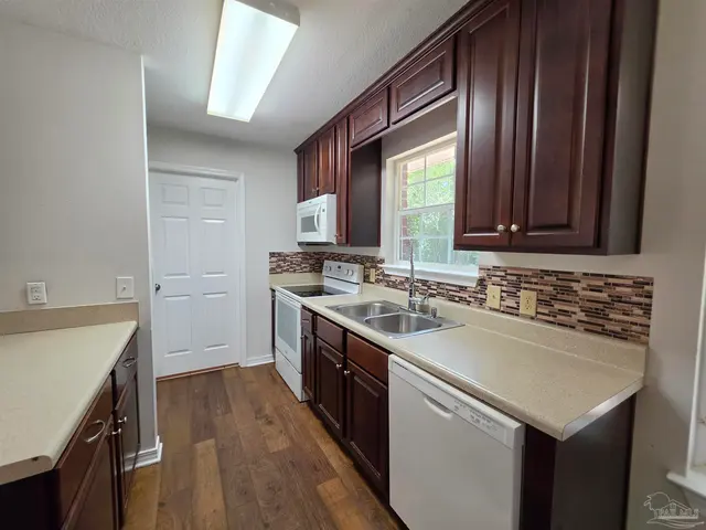 8510 Pond Ave property photo