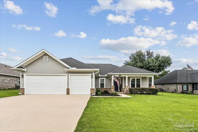 4752 Red Oak Dr property photo