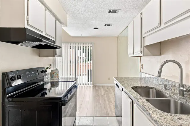 4426 Bellview Ave property photo
