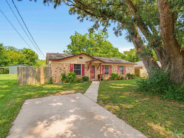 2018 Woodbury Dr property photo