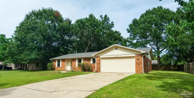 3908 Deerwood Cir property photo