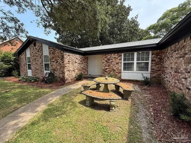 420 Dolphin St property photo