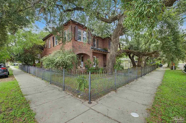 401 Barcelona St property photo