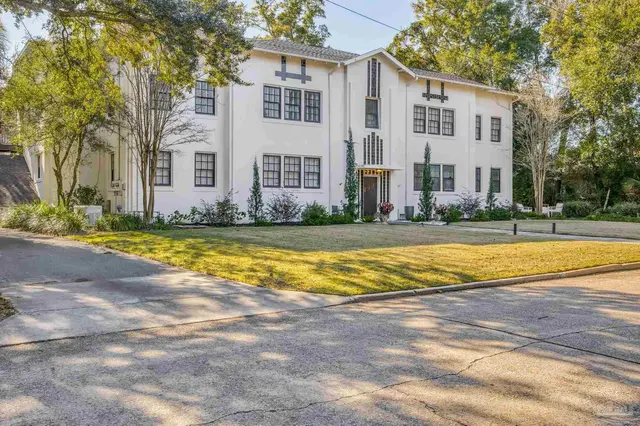 1515 Lakeview Ave property photo