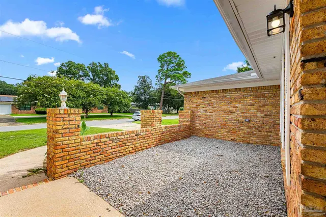 5407 Admiral Doyle Dr property photo
