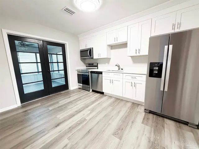 240 Callaway Ave property photo
