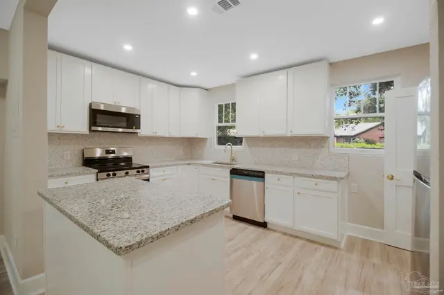 1322 Wisteria Ave property photo