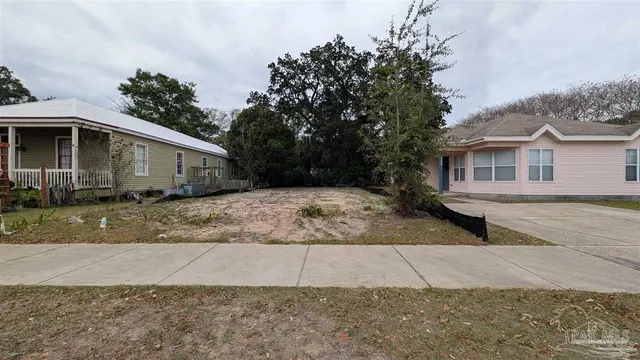 108 Belmont St property photo