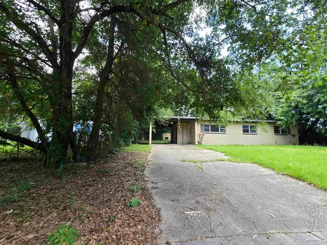 102 Emerald Ave property photo