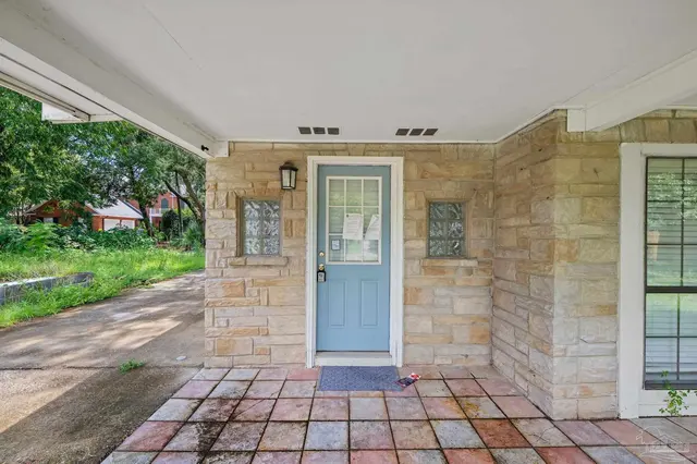 914 Scenic Hwy property photo