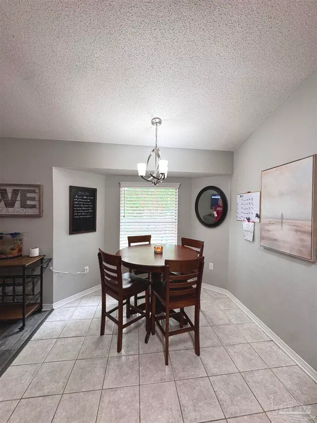 2404 Houston Cir property photo