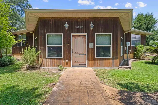 5852 Congress St property photo