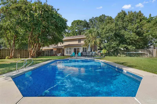 822 Bay Cliffs Rd property photo