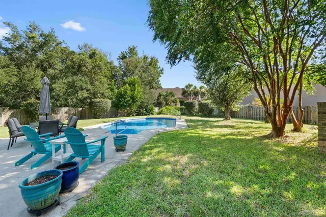 822 Bay Cliffs Rd property photo