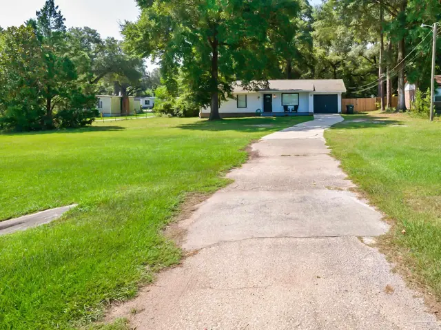 9831 Mobile Hwy property photo