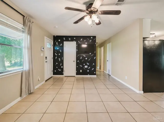 9831 Mobile Hwy property photo