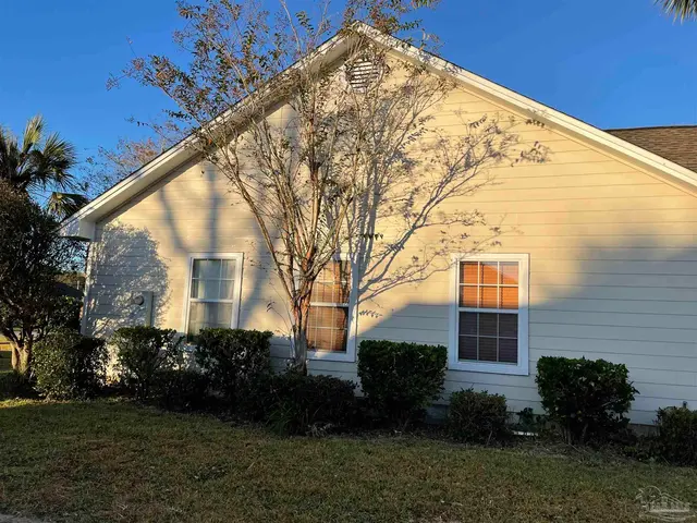 9404 Victoria Ln property photo