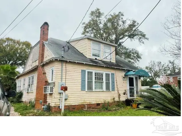 1817 Cervantes property photo