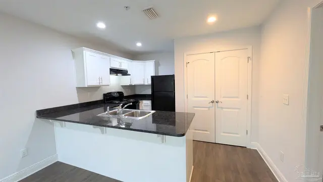 313 Navy Blvd # 2A property photo