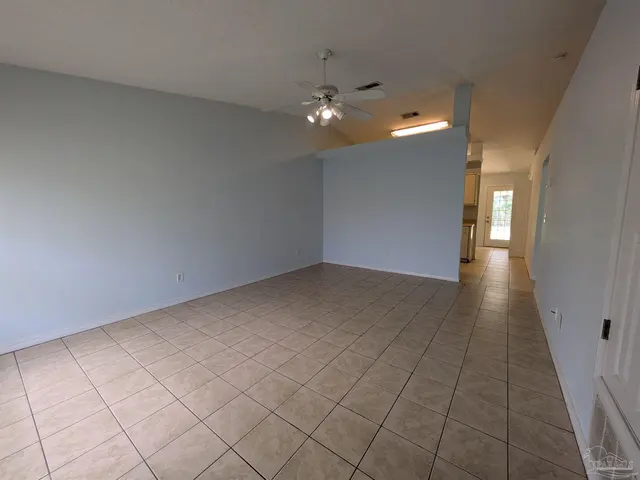 3359 Greenbriar Cir # B property photo