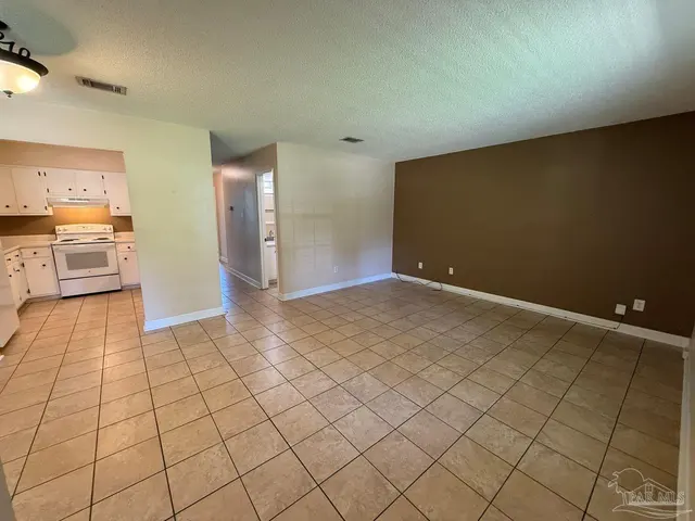 9221 Beatrice Rd property photo