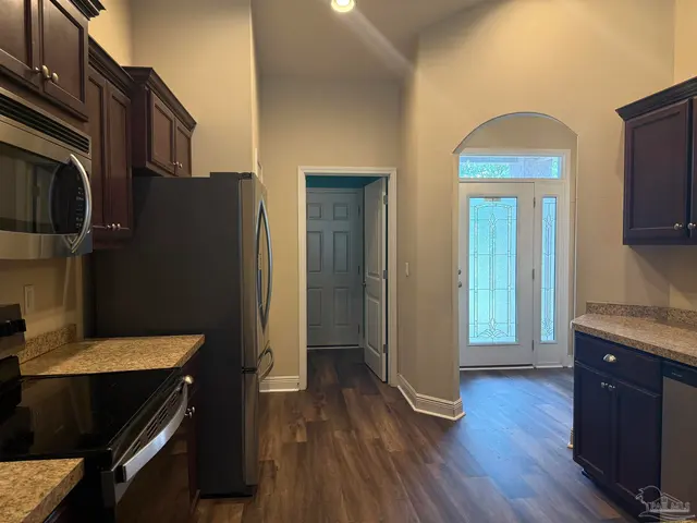 4180 Hazelhurst Dr property photo