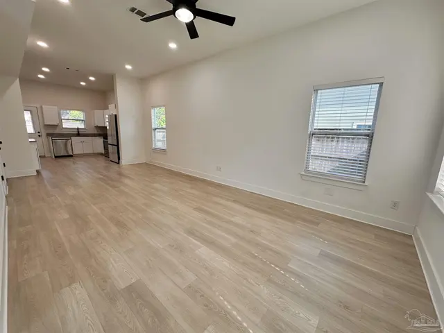 5245 Viking Rd property photo