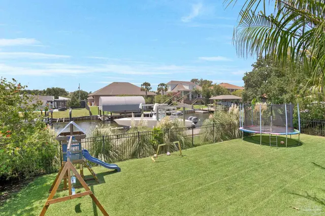 933 Coronado Dr property photo